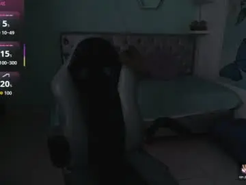 Cristal_horny19  live sex cam