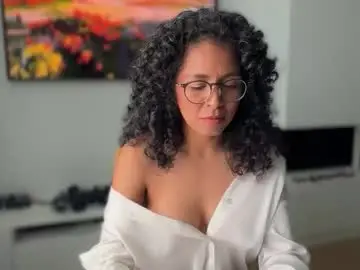 Illaroom  live sex cam