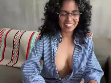 Illaroom  live sex cam