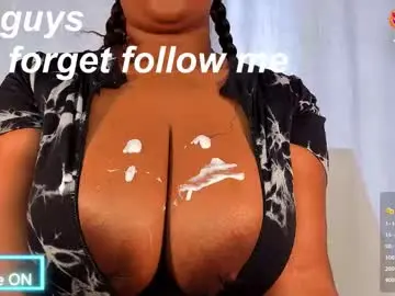 Issanoirr  live sex cam