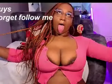 Issanoirr  live sex cam