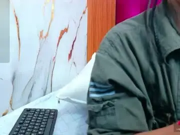 Skinnyneighbour_  live sex cam