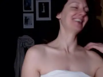 Smalltittsbigsoul  live sex cam