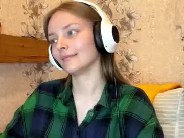 Trangwenderoth  live sex cam