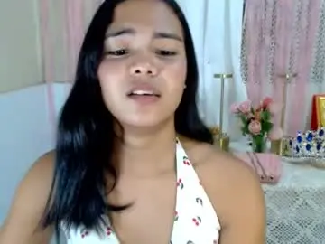 Urhotlaylaa  live sex cam