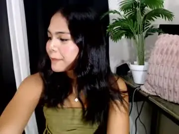 Urhotlaylaa  live sex cam