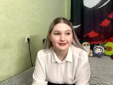 Xxrevyxx  live sex cam