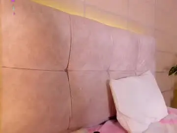 Sara_mac_  live sex cam