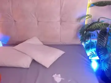 Sara_mac_  live sex cam
