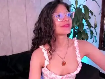 Sara_mac_  live sex cam