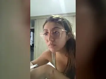 Viictoriiarose  live sex cam
