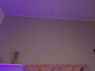 Curlyvenuss  live sex cam