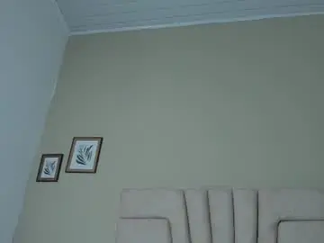 Curlyvenuss  live sex cam