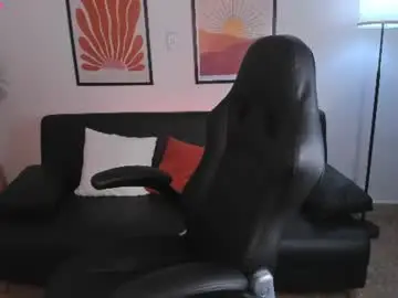 Curlyvenuss  live sex cam