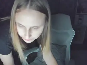 Eva_b1ossom  live sex cam