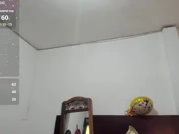 Latinaastepmomm  live sex cam