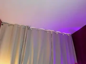 Wini_fer  live sex cam