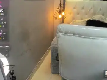 Zara_moon1  live sex cam