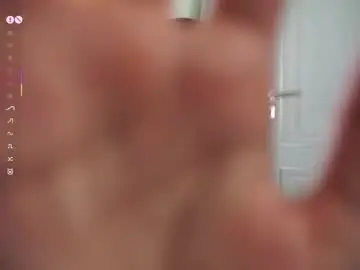 Chee_cha  live sex cam