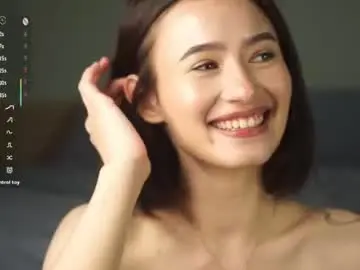 Chee_cha  live sex cam