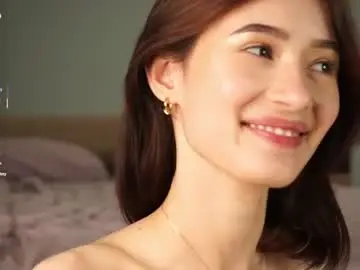 Chee_cha  live sex cam
