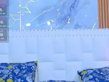 Cutiecurvyforeign  live sex cam