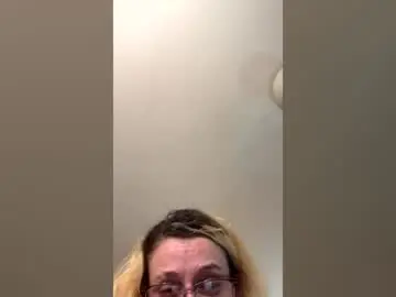 Danibaybee  live sex cam