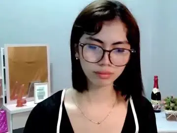 Hottestdella69  live sex cam