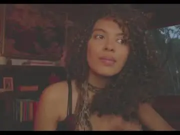 Isatemporal  live sex cam