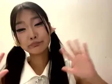 Myrtisraffety  live sex cam
