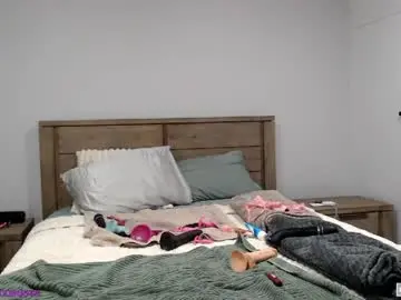 Naomirhoades  live sex cam