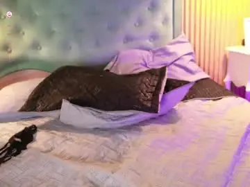 Ninabravur  live sex cam