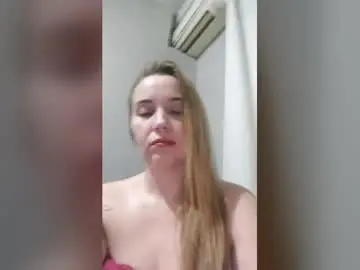 Thaayna2122  live sex cam