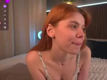 Foxyrise  live sex cam