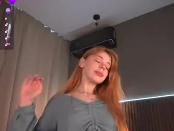 Foxyrise  live sex cam