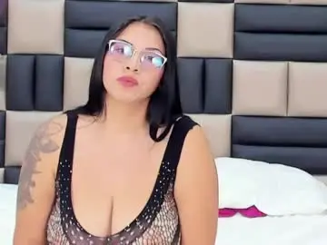 Niaballack  live sex cam