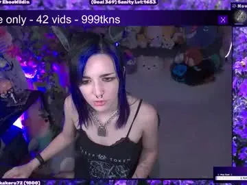 Wildwylie  live sex cam