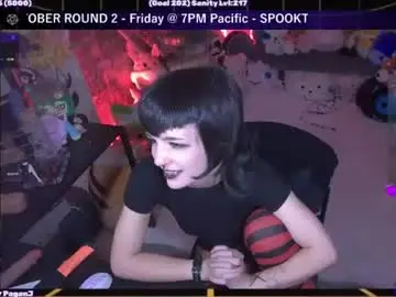 Wildwylie  live sex cam