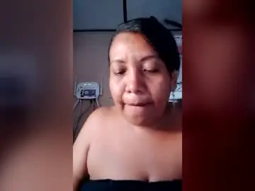 Colinn28  live sex cam