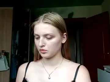 Isarayner  live sex cam