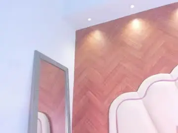 Silverosequeen  live sex cam