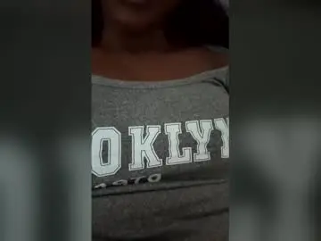 Thickbody  live sex cam
