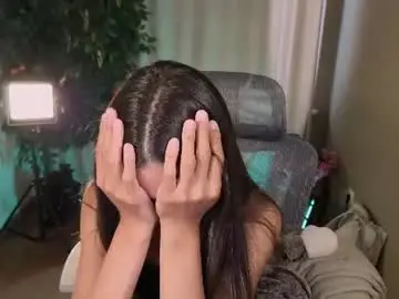 Uwu_vi  live sex cam