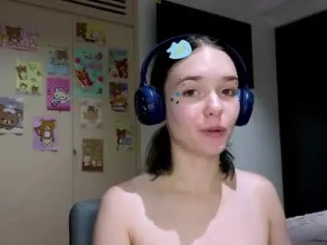 Alicewithbenefits  live sex cam