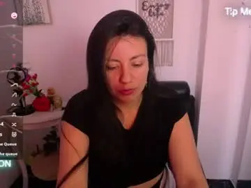 Queenrose94  live sex cam