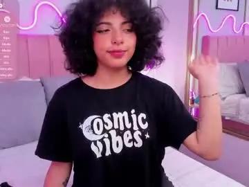 Auroramillss  live sex cam