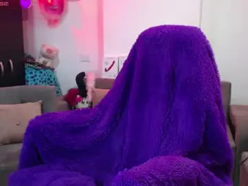 Maddiie_and_clyde  live sex cam