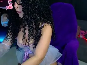 Maddiie_and_clyde  live sex cam