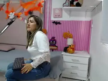 Chloe__jones_  live sex cam