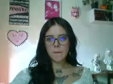 Hottietat4u  live sex cam